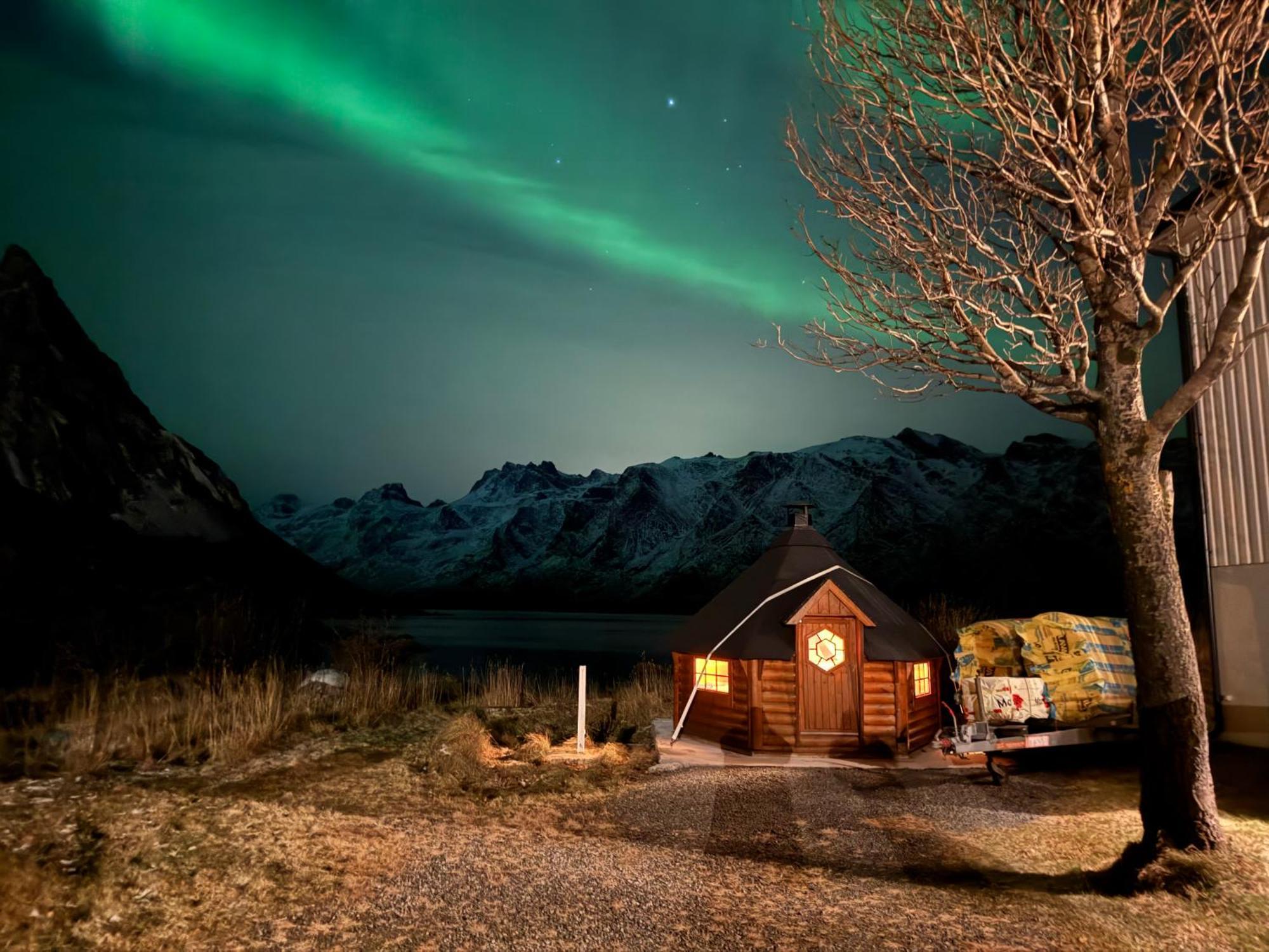 Enebolig Med Eventyrlig Beliggenhet Like Ved Sjoen I Lofoten Вилла Sund (Nordland)